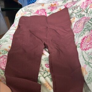Ribbed Maroon Leggings